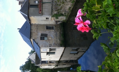 Le Volet qui penche